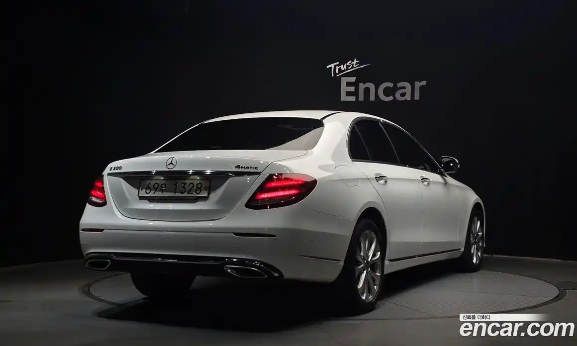 Mercedes-Benz E-Class 2018 2.0 Автомат в Москве № 142981, фото 4