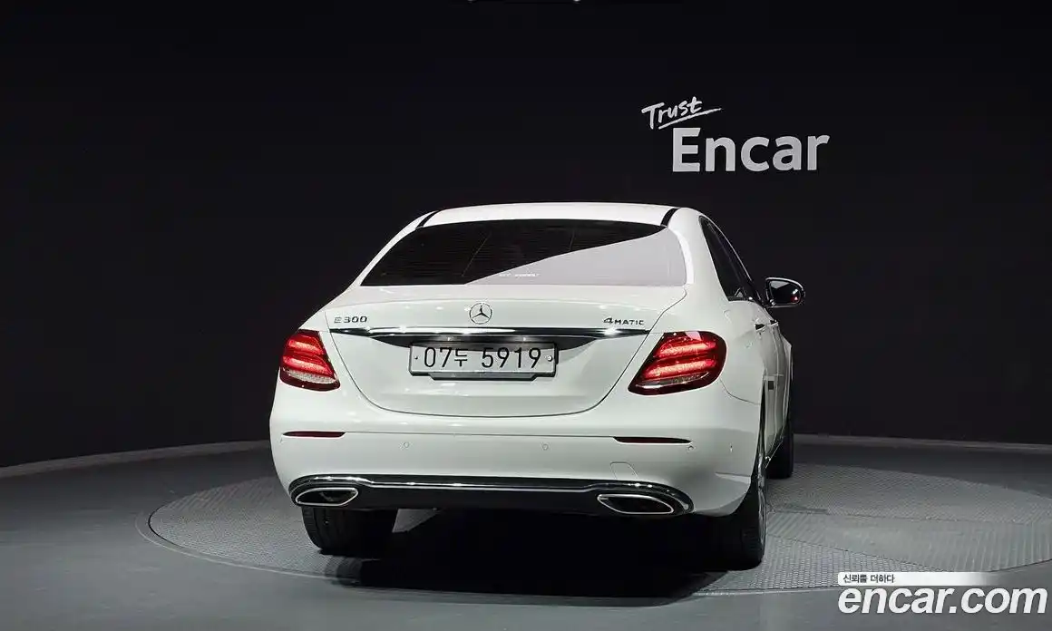 Mercedes-Benz E-Class 2019 2.0 Автомат в Москве № 143618, фото 13