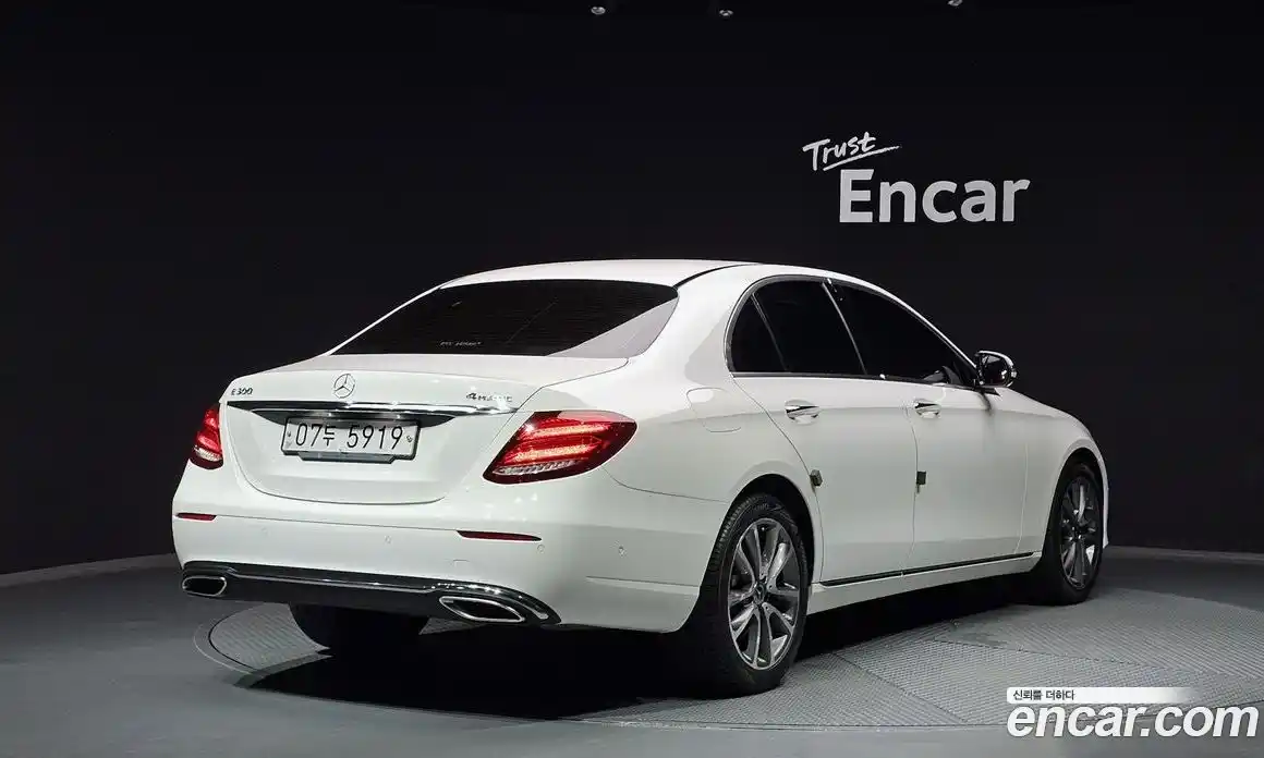 Mercedes-Benz E-Class 2019 2.0 Автомат в Москве № 143618, фото 17