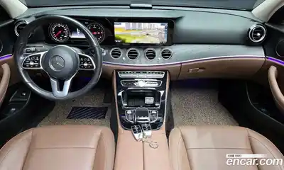 Mercedes-Benz E-Class 2020 1.9 Автомат в Москве № 150767, миниатюра 4