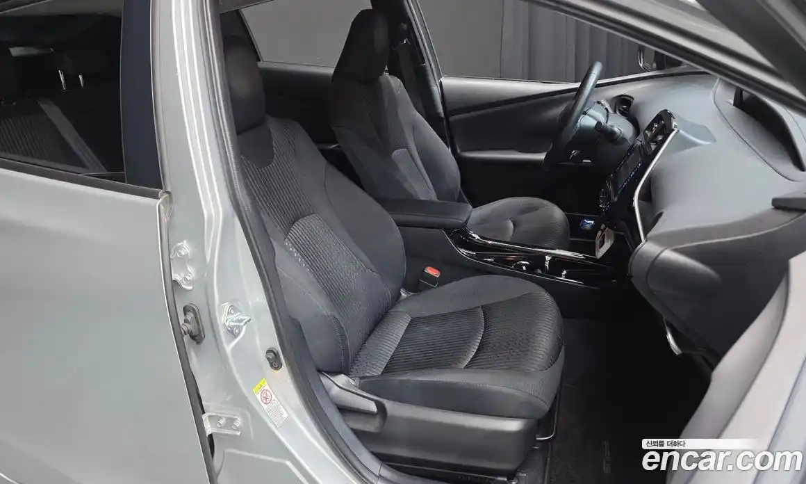 Toyota Prius 2018 1.8 Автомат в Москве № 155408, фото 12