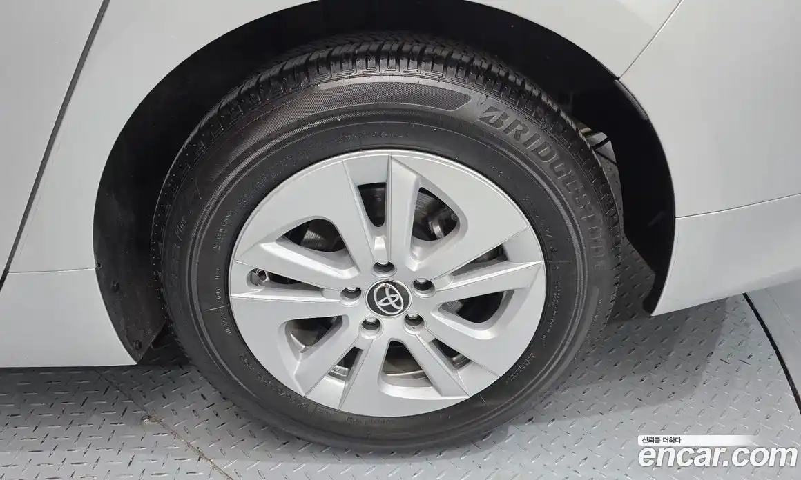 Toyota Prius 2018 1.8 Автомат в Москве № 155408, фото 14