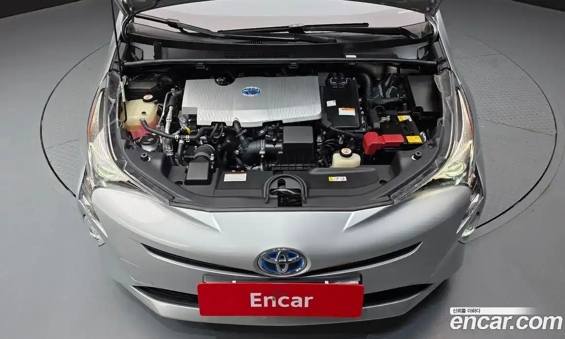 Toyota Prius 2018 1.8 Автомат в Москве № 155408, фото 16