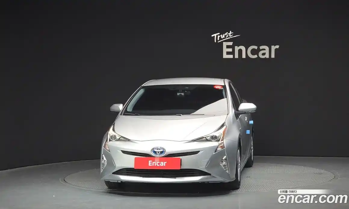 Toyota Prius 2018 1.8 Автомат в Москве № 155408, фото 18