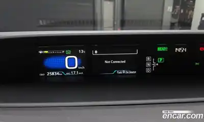 Toyota Prius 2018 1.8 Автомат в Москве № 155408, миниатюра 9