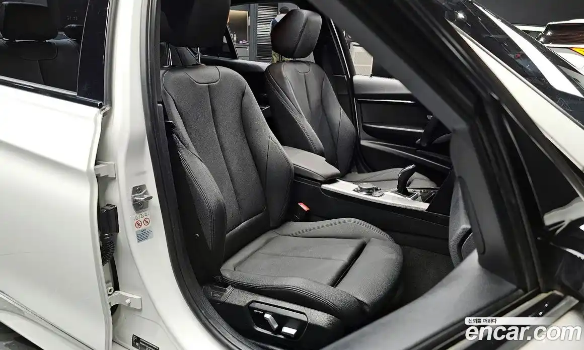 BMW 3-Series 2018 2.0 Автомат в Москве № 157736, фото 3