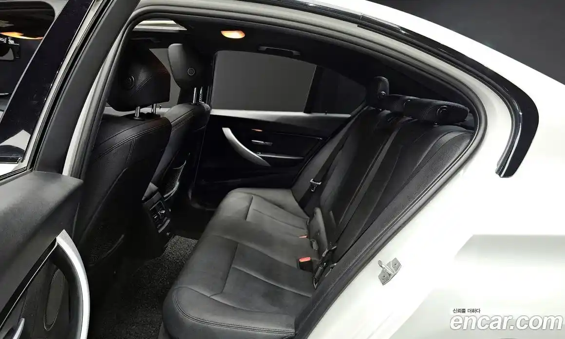 BMW 3-Series 2018 2.0 Автомат в Москве № 157736, фото 10