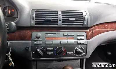 BMW 3-Series 2004 2.0 Автомат в Москве № 159085, миниатюра 9