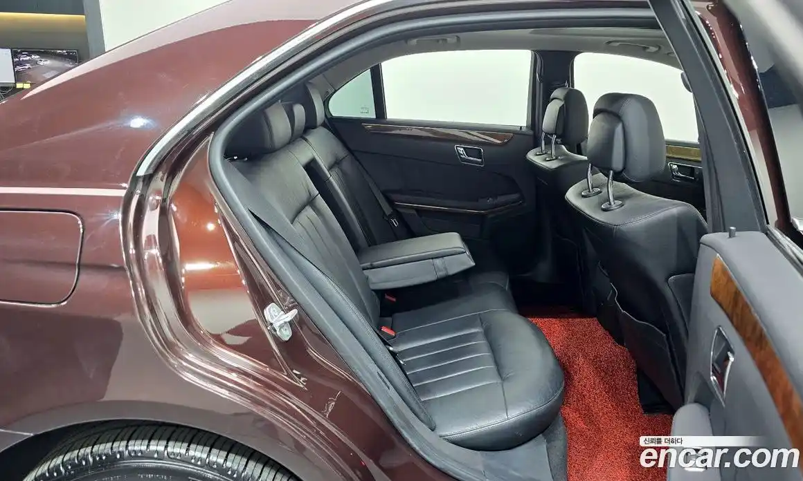 Mercedes-Benz E-Class 2011 3.5 Автомат в Москве № 160803, фото 16