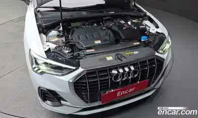 Audi Q3 2023 2.0 Автомат в Москве № 163161, миниатюра 2