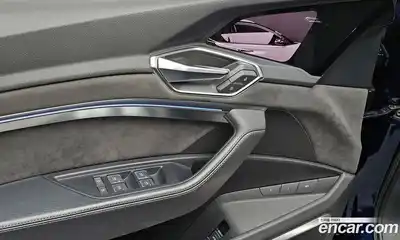 Audi e-tron 2021 0.2 Автомат в Москве № 163496, миниатюра 6