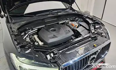 Volvo XC60 2021 2.0 Автомат в Москве № 164705, миниатюра 3