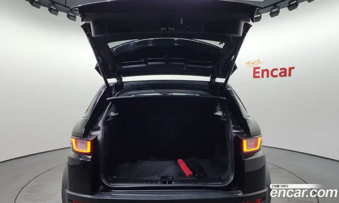 Land Rover Range-Rover Evoque 2017 2.0 Автомат в Москве № 166162, фото 11