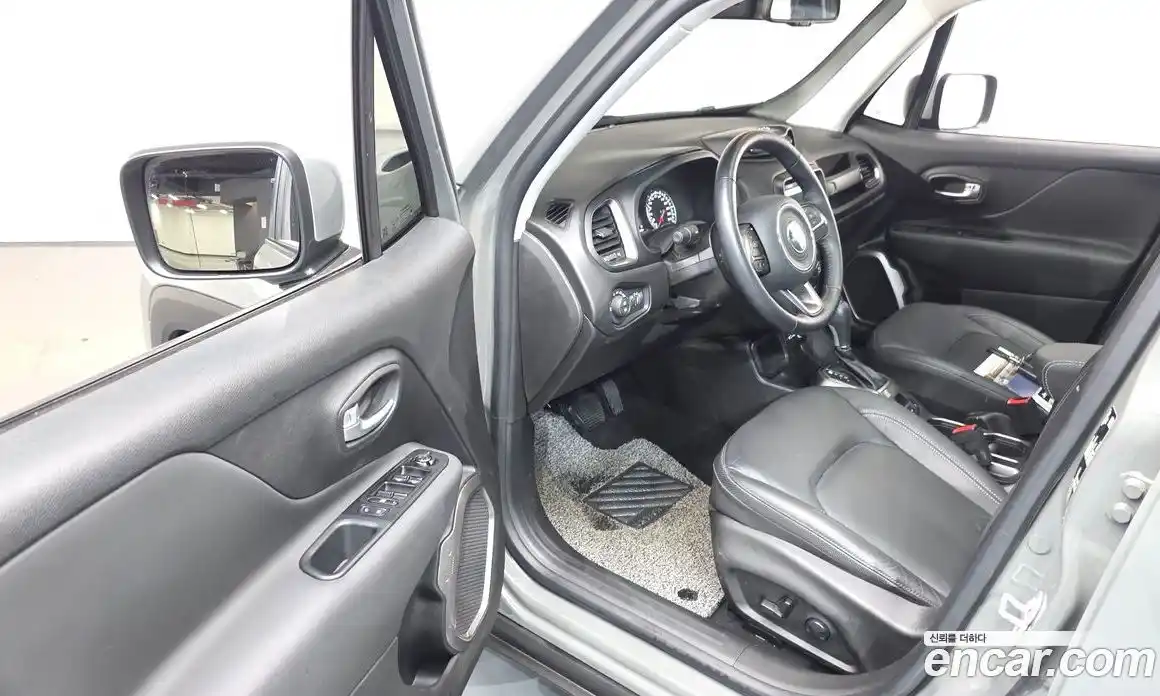 Jeep Renegade 2022 1.3 Автомат в Москве № 169385, фото 14