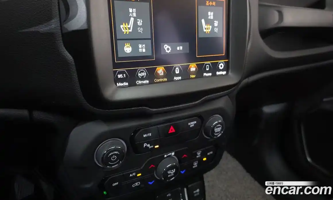 Jeep Renegade 2022 1.3 Автомат в Москве № 169385, фото 17