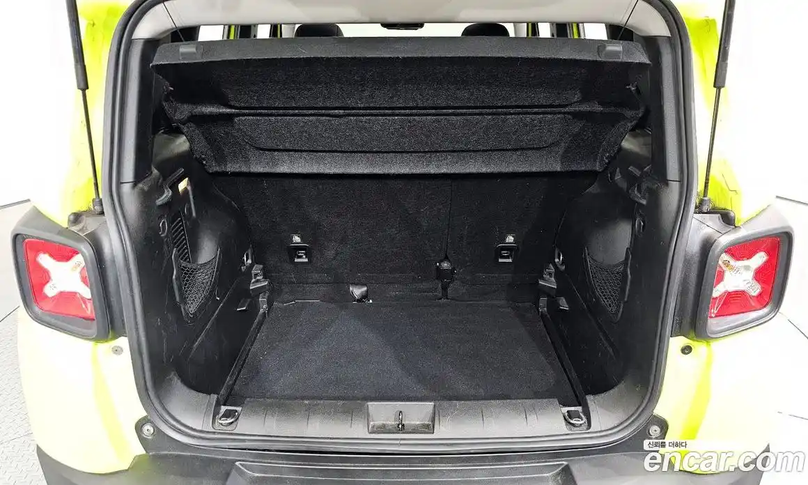 Jeep Renegade 2018 2.4 Автомат в Москве № 169748, фото 11