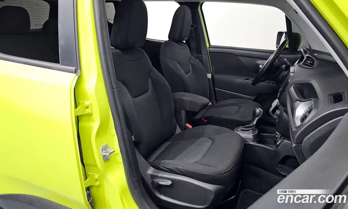 Jeep Renegade 2018 2.4 Автомат в Москве № 169748, фото 14