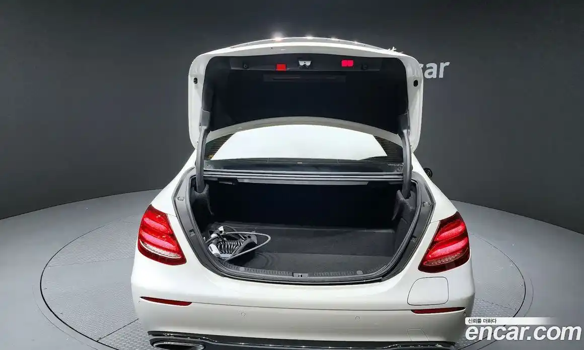 Mercedes-Benz E-Class 2020 2.0 Автомат в Москве № 179780, фото 16