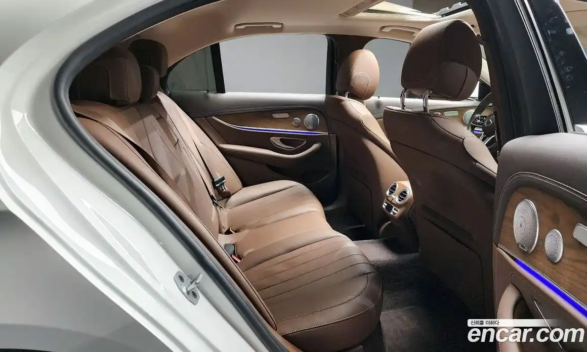 Mercedes-Benz E-Class 2020 2.0 Автомат в Москве № 179780, фото 19