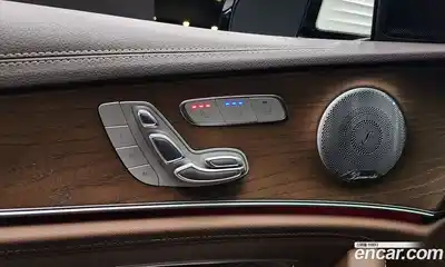 Mercedes-Benz E-Class 2020 2.0 Автомат в Москве № 179780, миниатюра 8