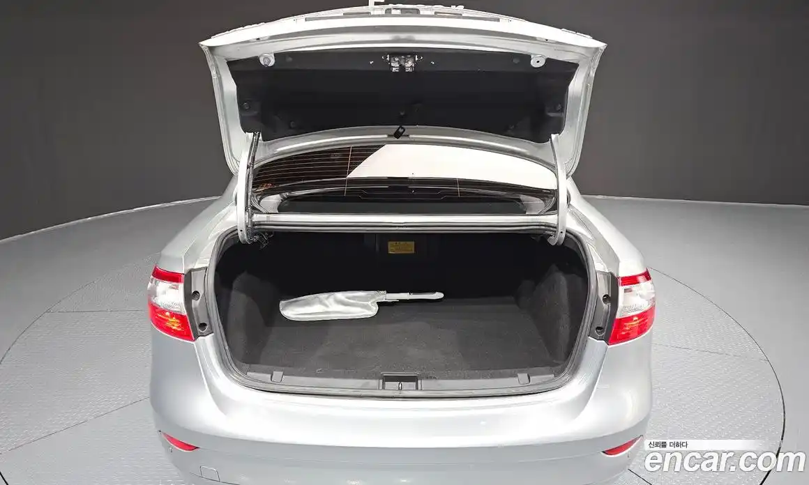 Renault SM3 2014 1.6 Автомат в Москве № 181464, фото 11