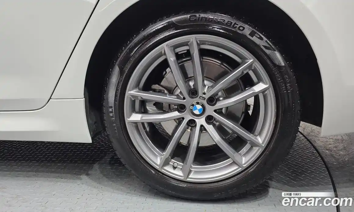 BMW 5-Series 2018 2.0 Автомат в Москве № 191297, фото 16