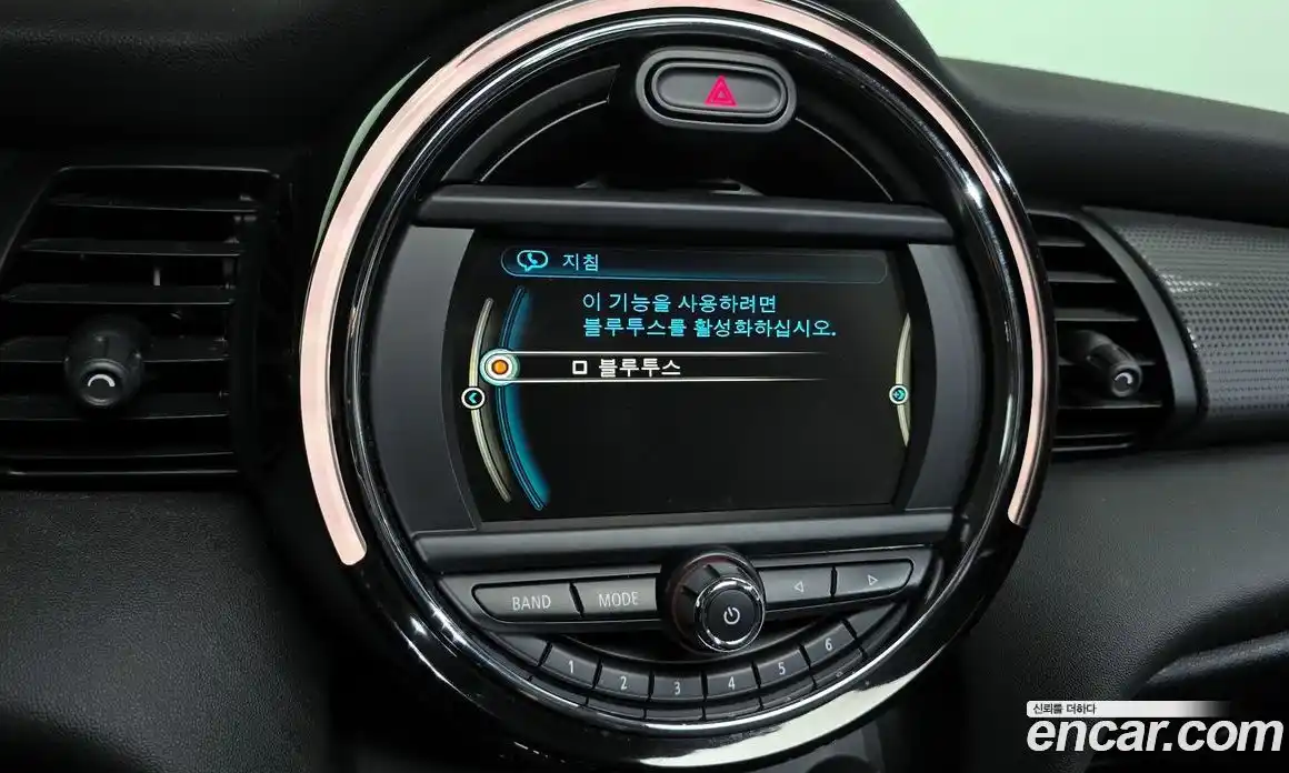 Mini Cooper 2016 1.5 Автомат в Москве № 192856, фото 16