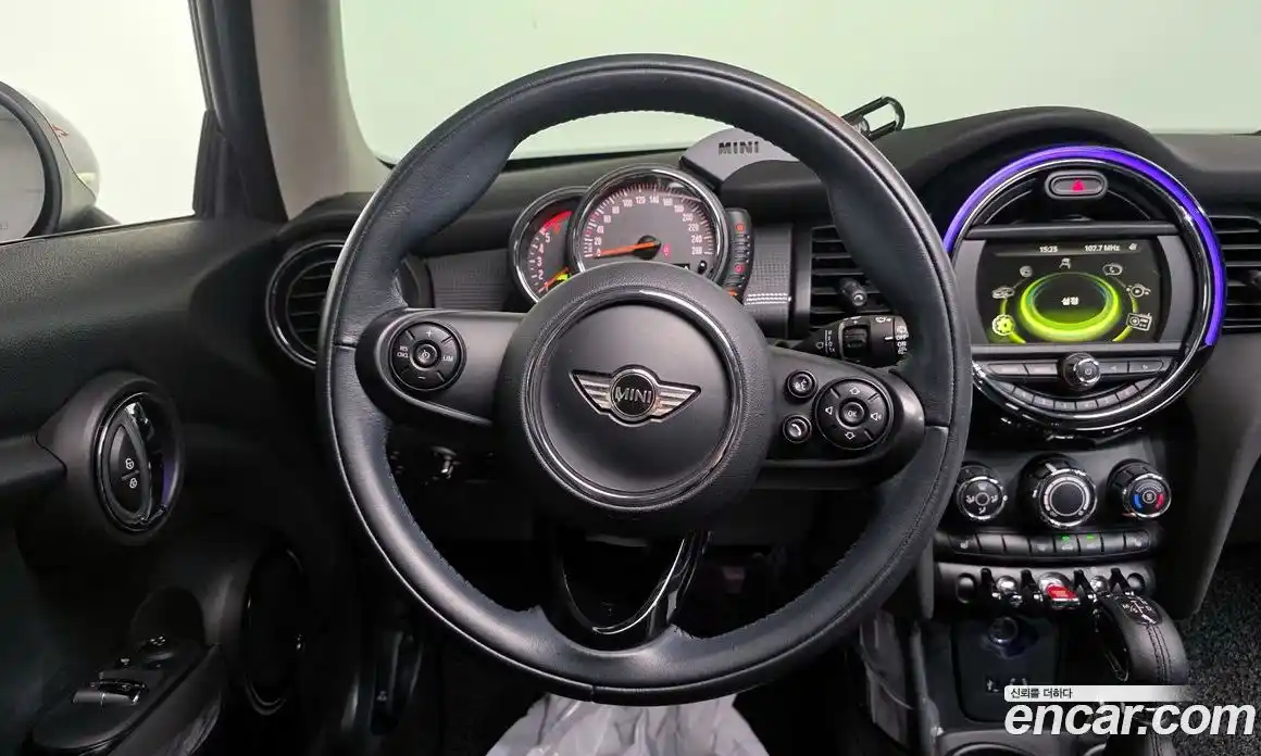 Mini Cooper 2016 1.5 Автомат в Москве № 192856, фото 17