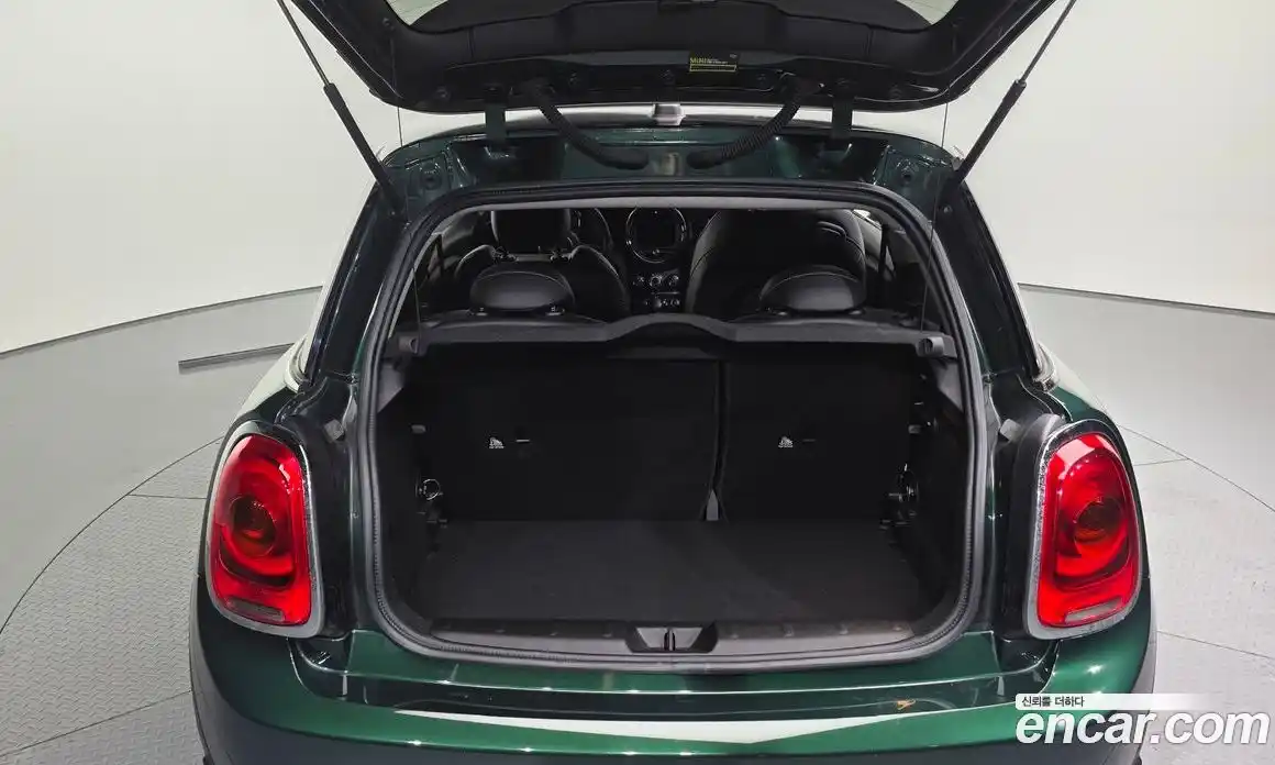 Mini Cooper 2016 1.5 Автомат в Москве № 192856, фото 18