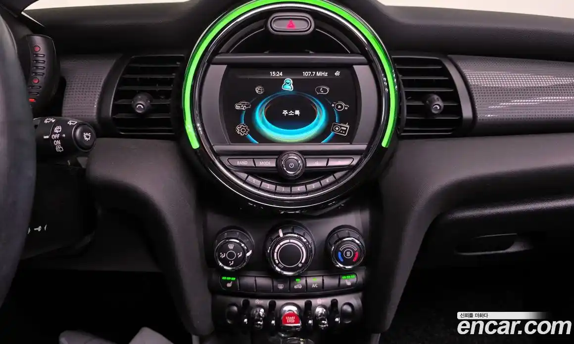 Mini Cooper 2016 1.5 Автомат в Москве № 192856, фото 19