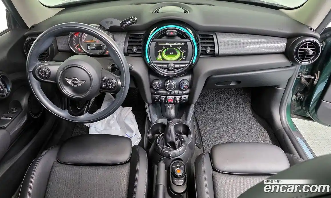 Mini Cooper 2016 1.5 Автомат в Москве № 192856, фото 3