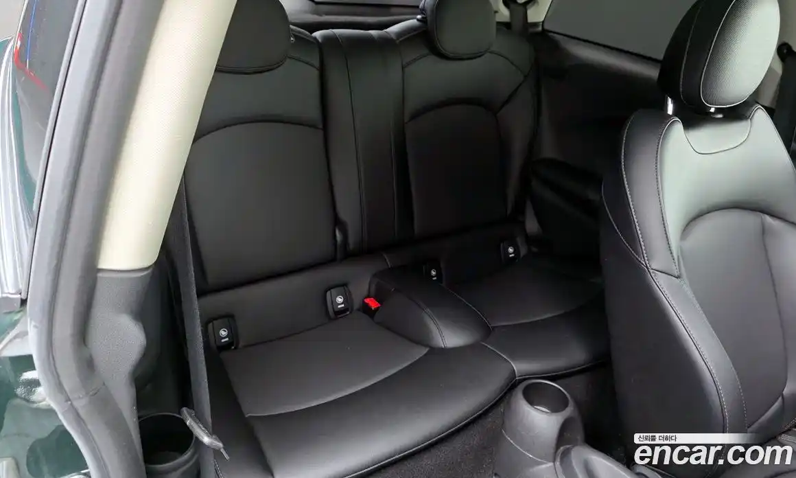 Mini Cooper 2016 1.5 Автомат в Москве № 192856, фото 10