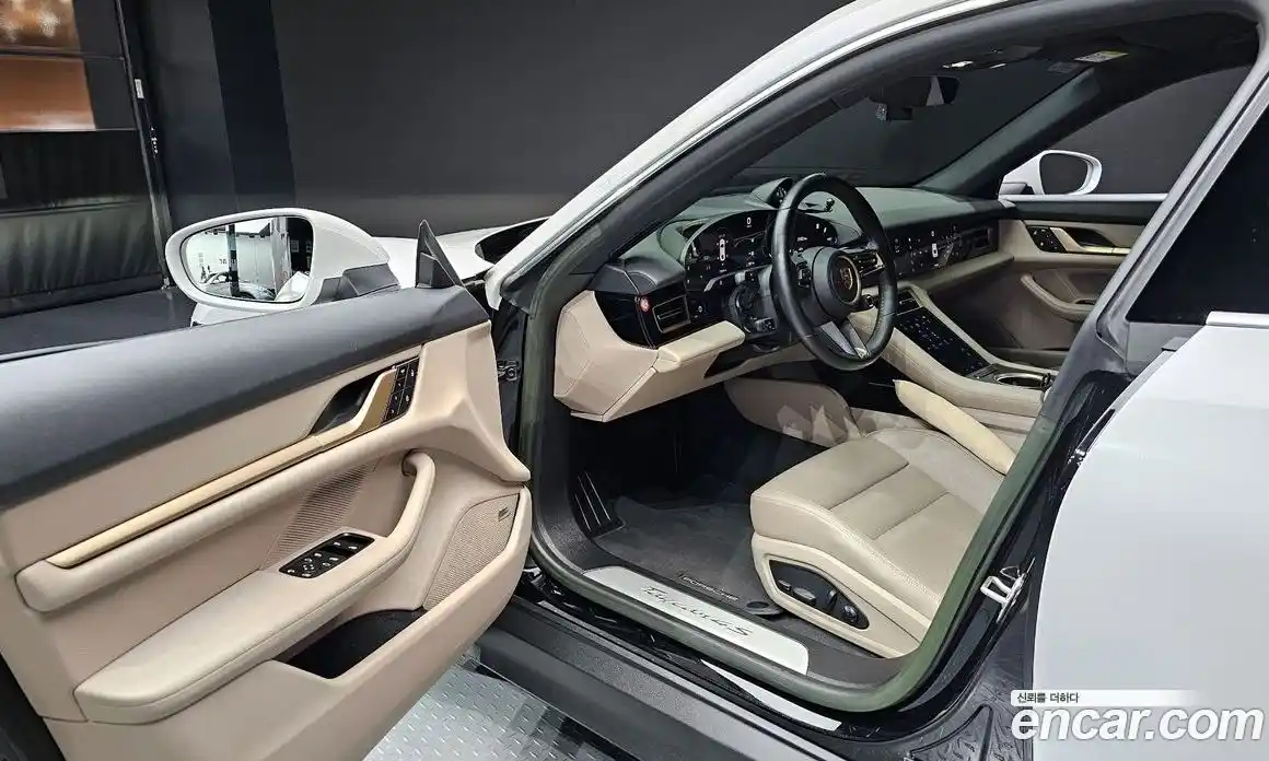 Porsche Taycan 2023 0.1 Автомат в Москве № 197261, фото 11