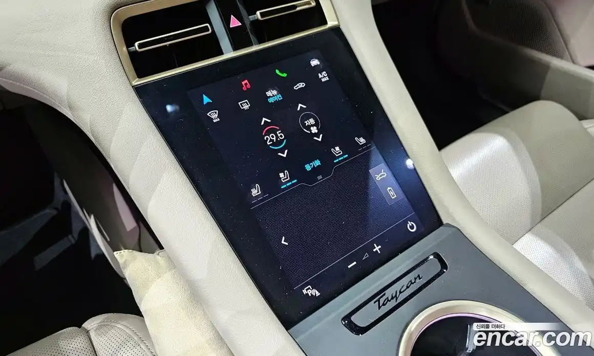 Porsche Taycan 2023 0.1 Автомат в Москве № 197261, фото 13