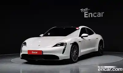 Porsche Taycan 2023 0.1 Автомат в Москве № 197261, миниатюра 2