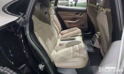 Porsche Taycan 2023 0.1 Автомат в Москве № 197261, миниатюра 6