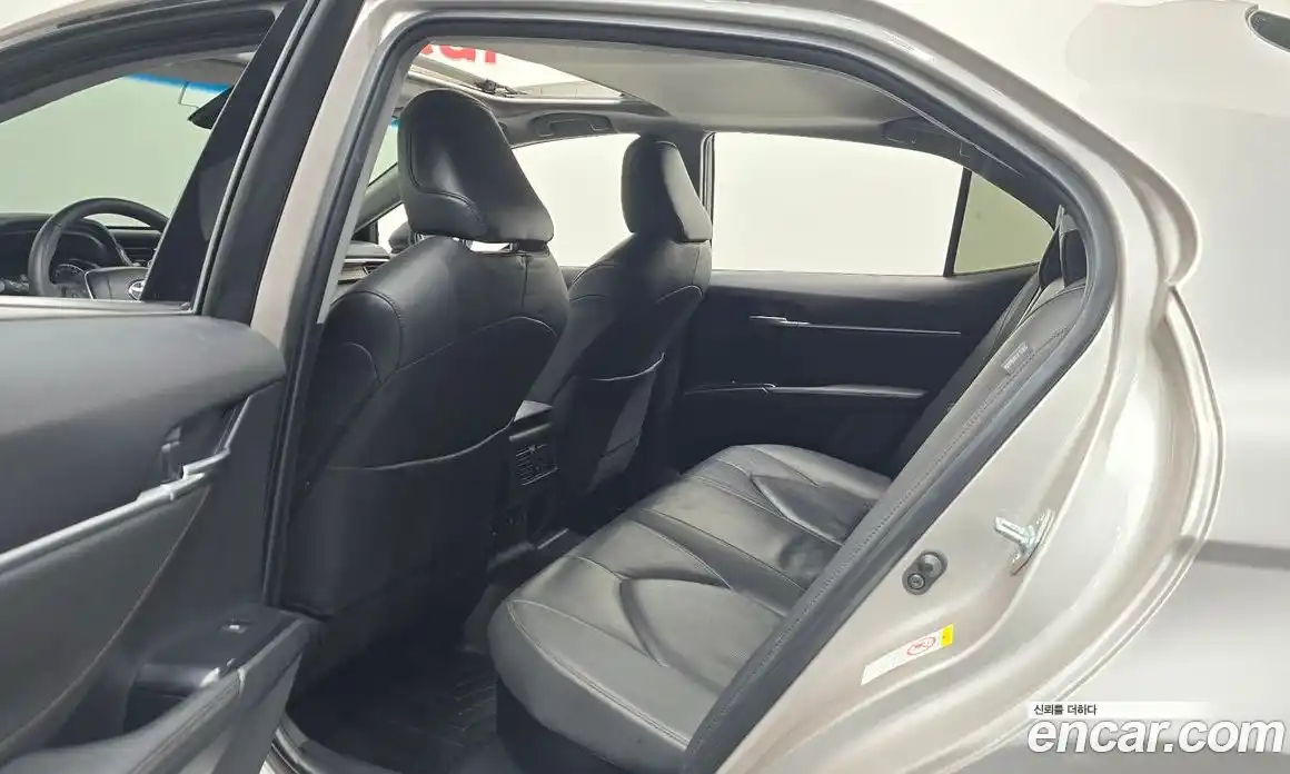 Toyota Camry 2018 2.5 Автомат в Москве № 199634, фото 9