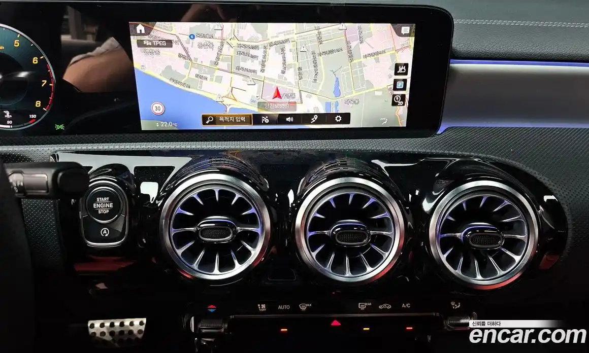 Mercedes-Benz CLA-Class 2023 2.0 Автомат в Москве № 205751, фото 15