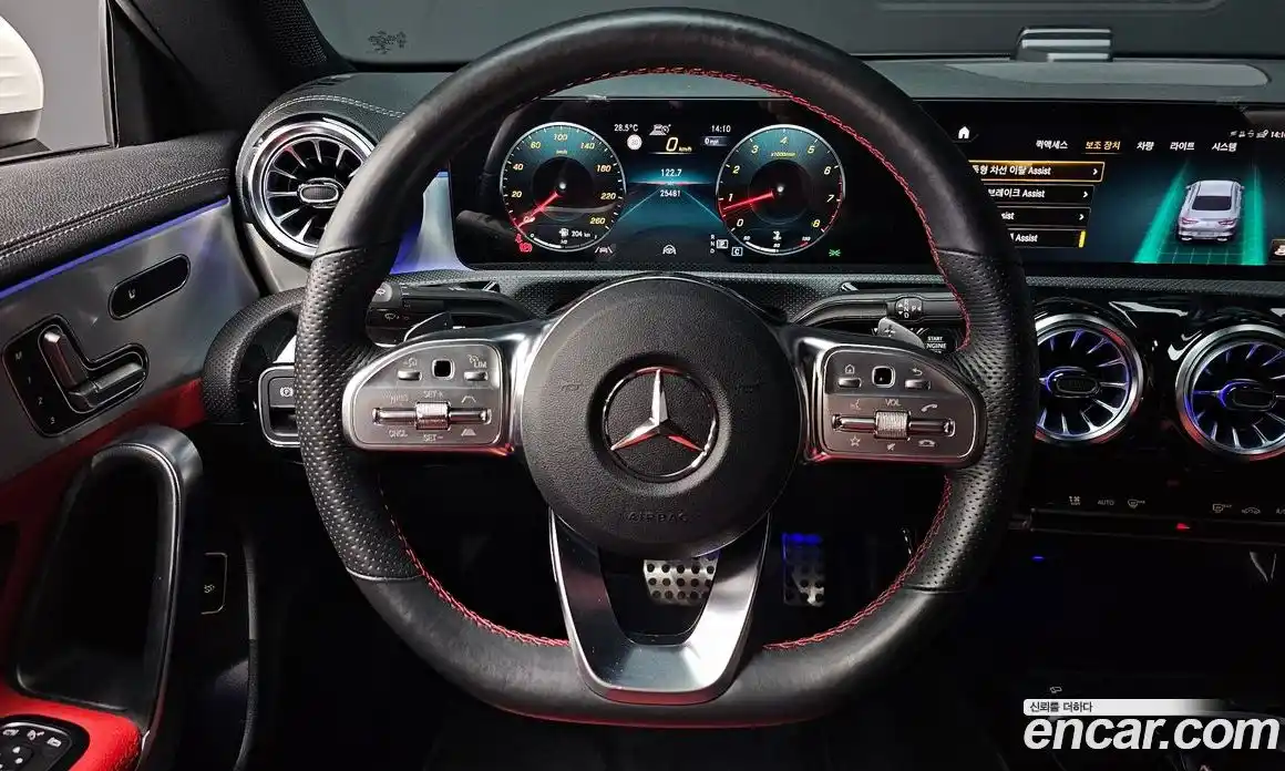 Mercedes-Benz CLA-Class 2023 2.0 Автомат в Москве № 205751, фото 18