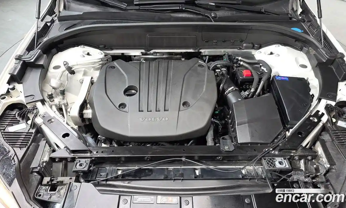 Volvo XC60 2023 2.0 Автомат в Москве № 212858, фото 20