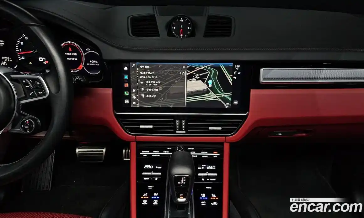 Porsche Cayenne 2023 3.0 Автомат в Москве № 213154, фото 11