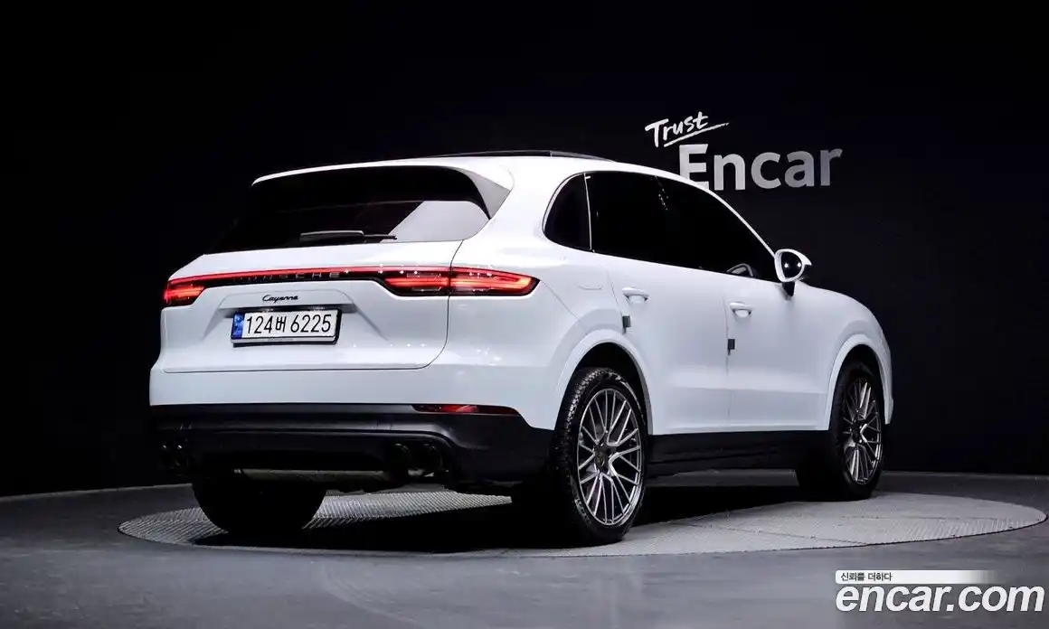 Porsche Cayenne 2023 3.0 Автомат в Москве № 213154, фото 13