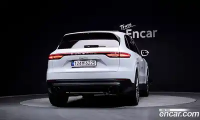 Porsche Cayenne 2023 3.0 Автомат в Москве № 213154, миниатюра 3