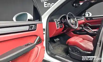Porsche Cayenne 2023 3.0 Автомат в Москве № 213154, миниатюра 4