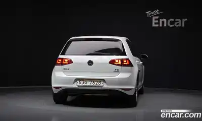 Volkswagen Golf 2015 1.6 Автомат в Москве № 215154, миниатюра 4