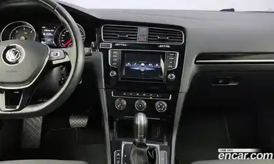 Volkswagen Golf 2015 1.6 Автомат в Москве № 215154, миниатюра 5