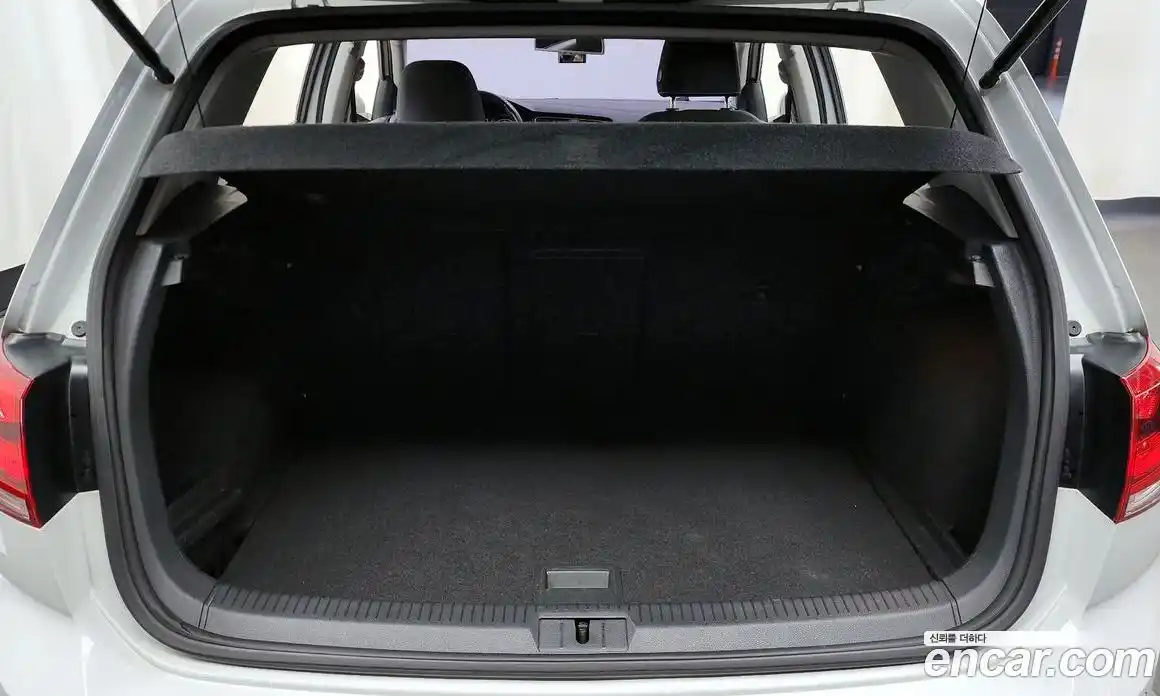 Volkswagen Golf 2015 1.6 Автомат в Москве № 215154, фото 8