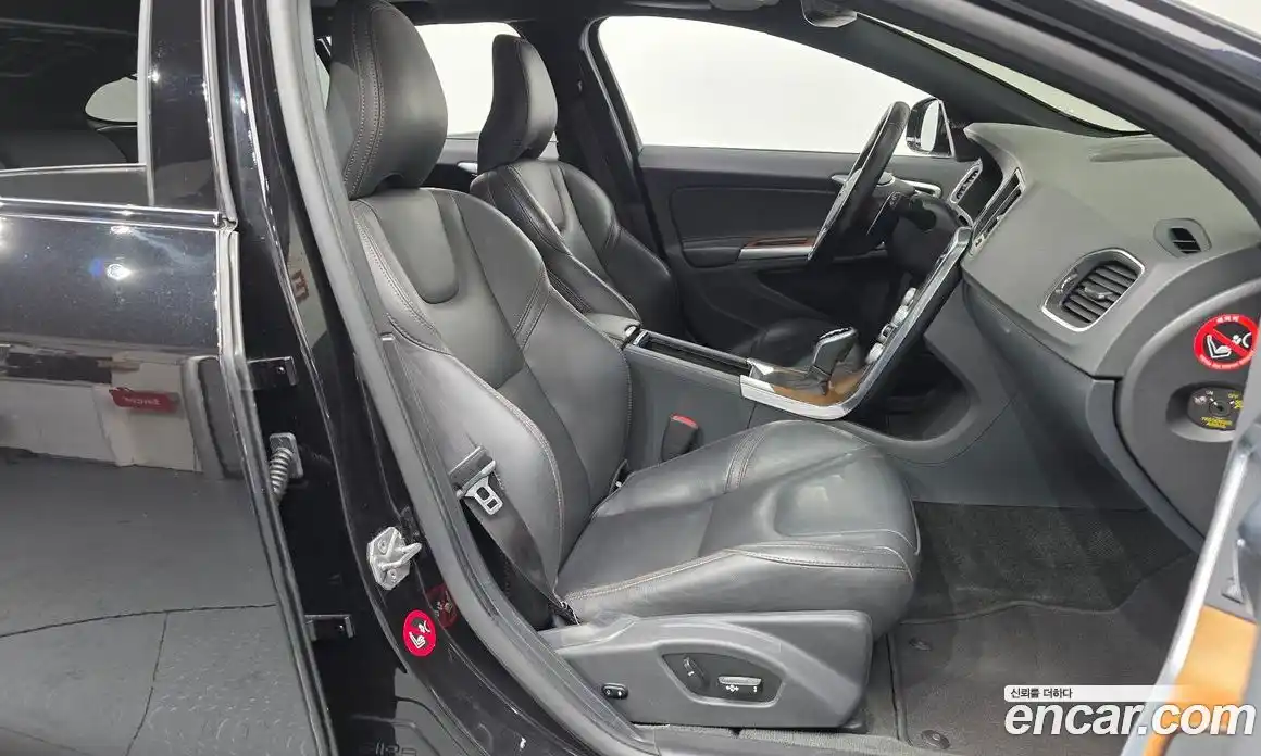 Volvo V60 2016 2.0 Автомат в Москве № 228648, фото 18