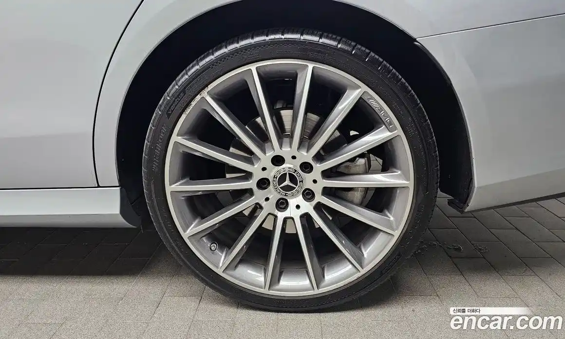 Mercedes-Benz E-Class 2022 2.0 Автомат в Москве № 229598, фото 3