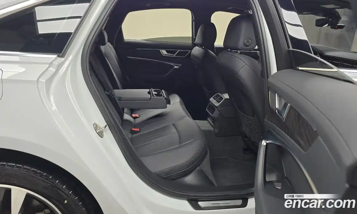 Audi A6 2022 2.0 Автомат в Москве № 229659, фото 11